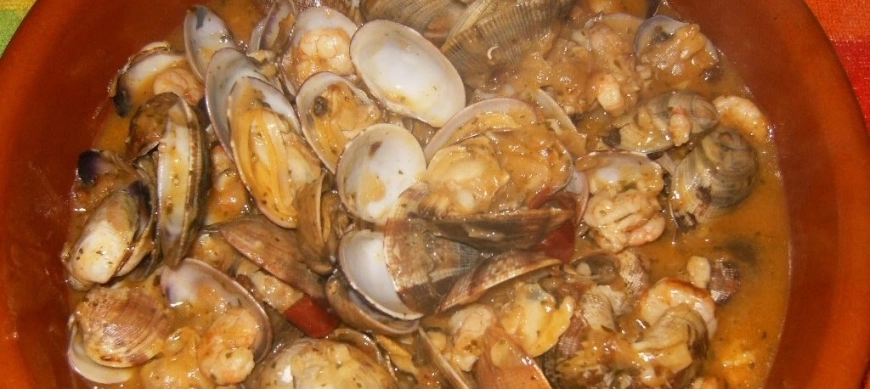 ALMEJAS CON LANGOSTINOS AL AJILLO