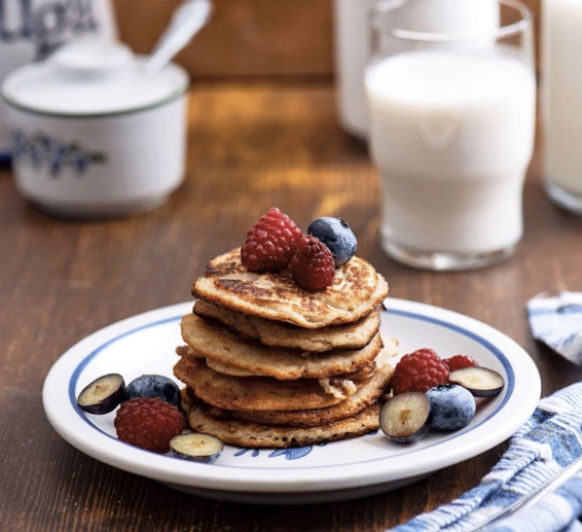 RECETA de aprovechamiento: Bebida de almendras y tortitas. Compra tu Thermomix® desde 1€/día.