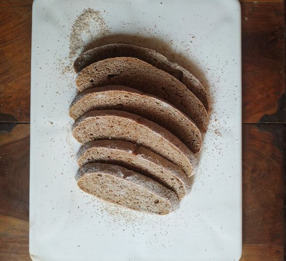 PAN 100% INTEGRAL CON PREFERMENTO - PIEDRA DE HORNO