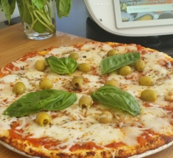 PIZZA CON BASE DE POLLO (SIN HARINAS, SIN GLUTEN)